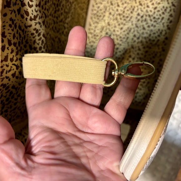 Inspired Small Dog carrier - Picture 6 of 13